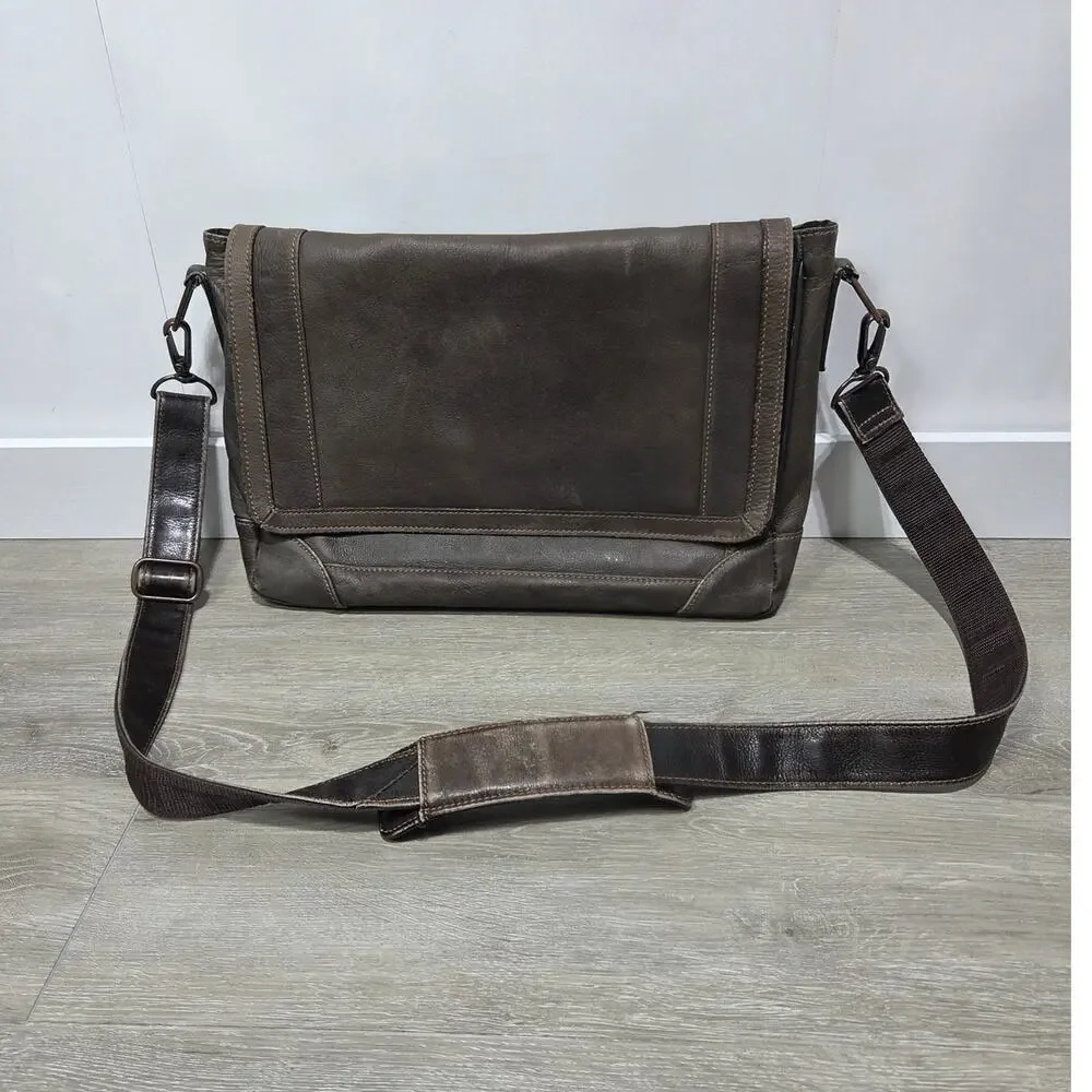 Wilson Leather Brown Leather Messenger Laptop Bag